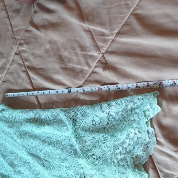 Asymmetrical Floral Lace Top With Matching Tank - Picture 7 of 7